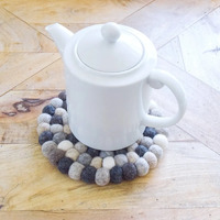 Teapot Ball Trivet - Grey Stones